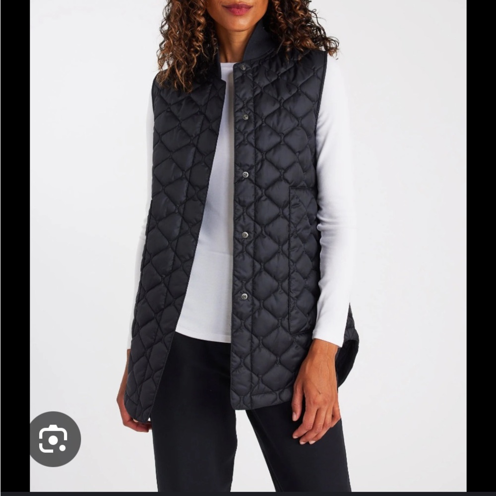 Kit and Ace Black Quilted “All Day Vest”
Size XS